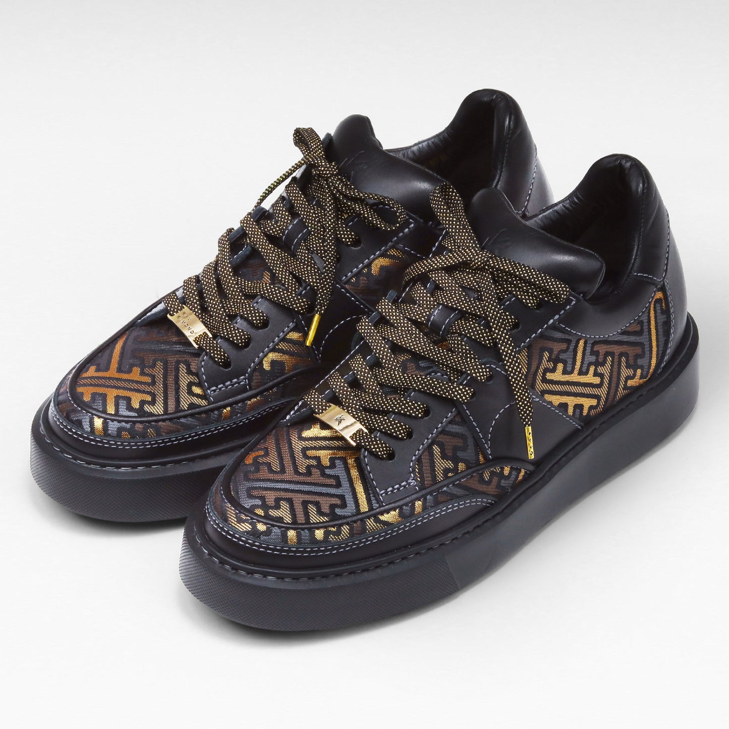 Sayagata design (black)