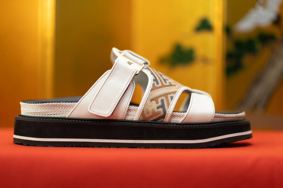 Sayagata sandals (white)