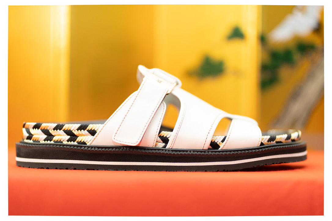 Yamato sandals (white)