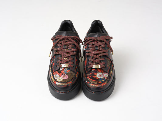 Copo de nieve y flores en gotas de rocío